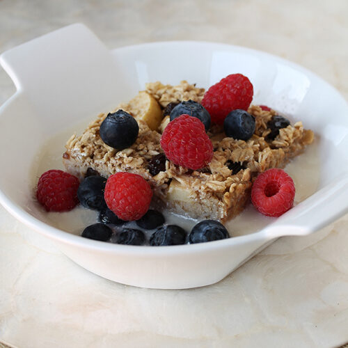 Baked Oatmeal with Apples and Raisins