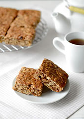 Fruit and Oat Breakfast Bars